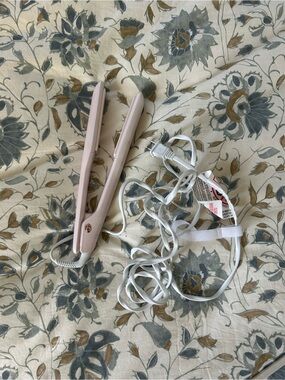 T3 SINGLEPASS CERAMIC Hair Straightener Flat Iron
